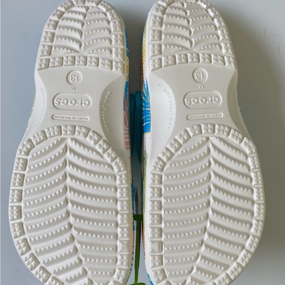 Crocs - Picture 4 of 6